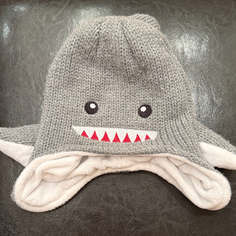 Dick’s Sporting Goods Gray Shark Knit Hat Baby Winter Hat Size 6-12M